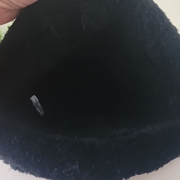 Top of the Range Black Leather Sheerling Hat handmade in Australia. - Picture 3 of 5